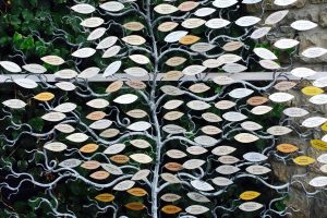 http://Medium%20Rustic%20Garden%20Tree