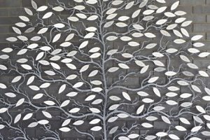 http://Large%20Rustic%20Garden%20Tree